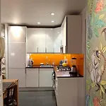 Chambre Calme Pour Les Femmes - Paris Anime